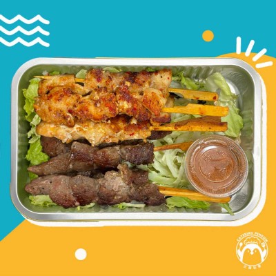 沙嗲串燒拼盤 (豬肉,雞肉)(各4串)